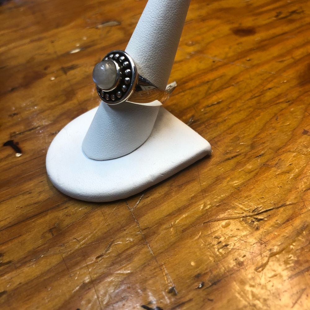 Round moonstone (blue flash!) ring. - Picture 2 of 4